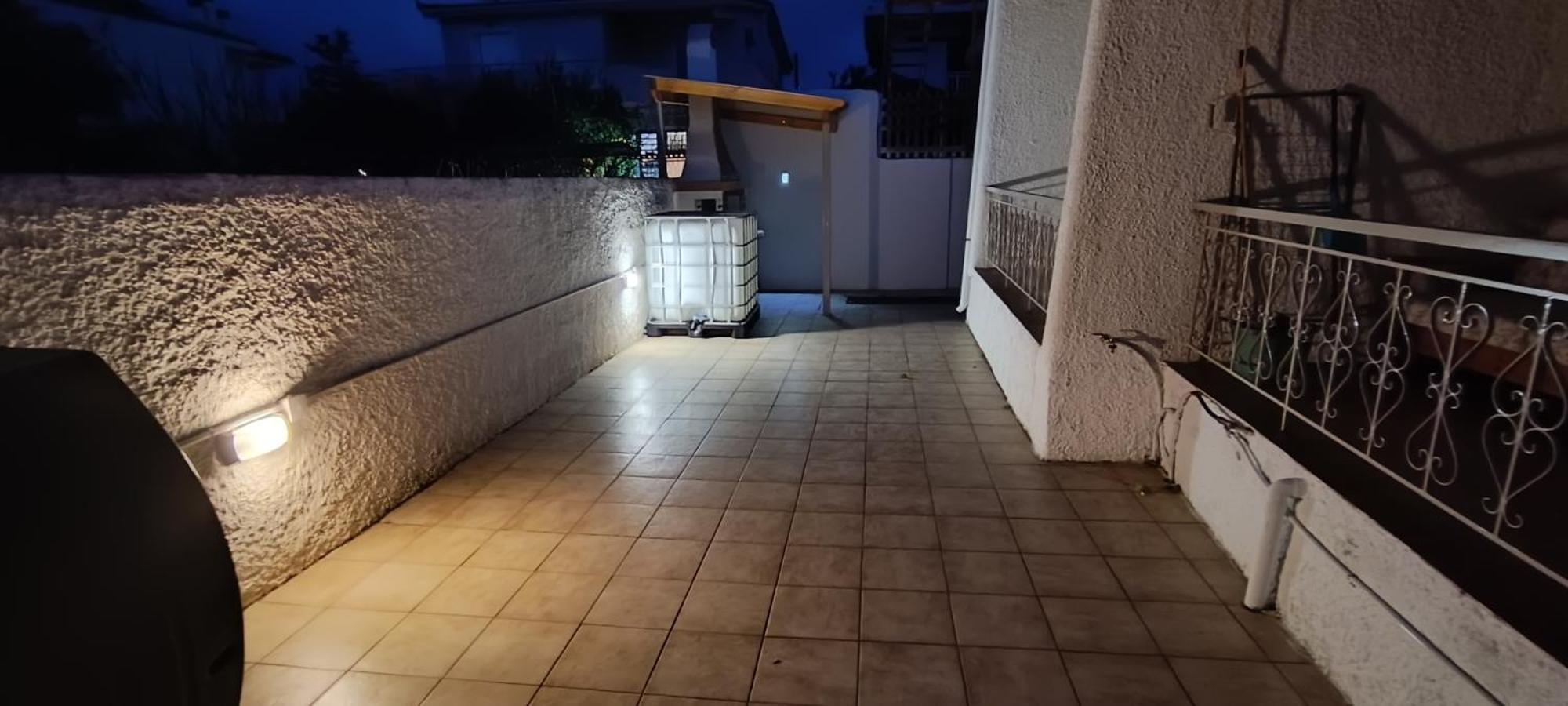 Sunhouse Vrahati Rom bilde